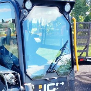 JCB Windshield: Skid Steer – Bottom Wiper